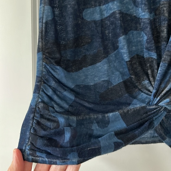 Lucky Brand Twist Front Burn-Out Camo Lightweight Tee w Cap Sleeves - Picture 5 of 8